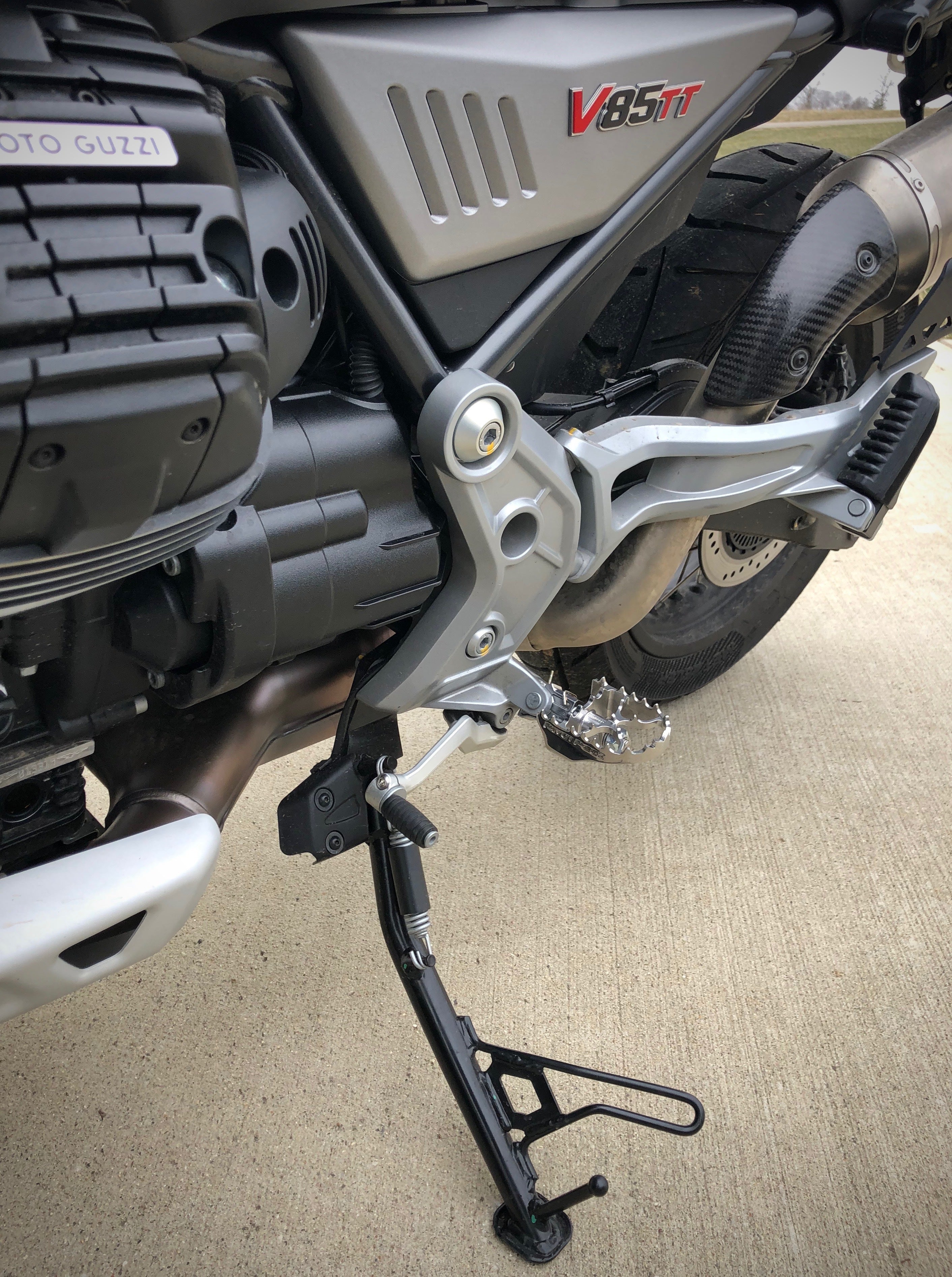 Moto Guzzi (2019-2023) V85TT