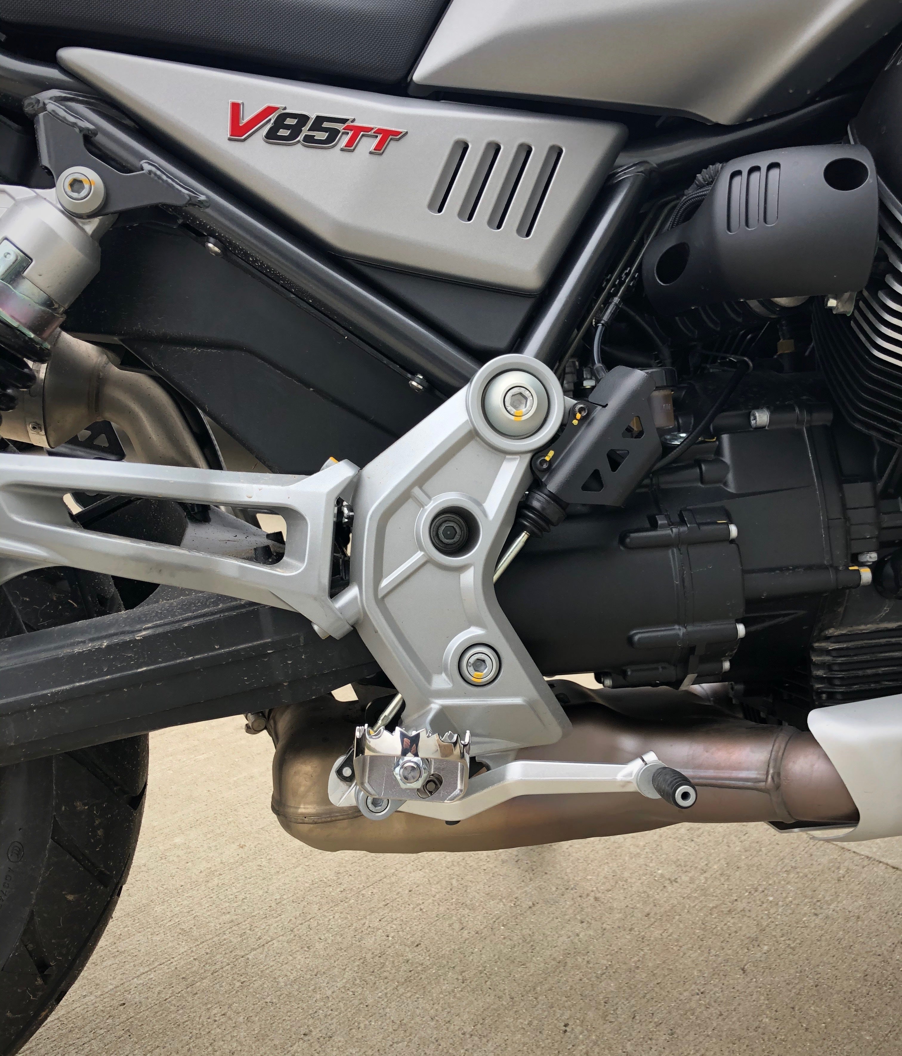 Moto Guzzi (2019-2023) V85TT