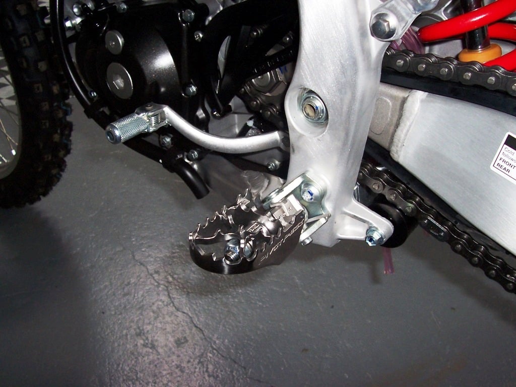 Yamaha Motorcycles Foot Pegs - (2000-2008) TT 600R Belgarda