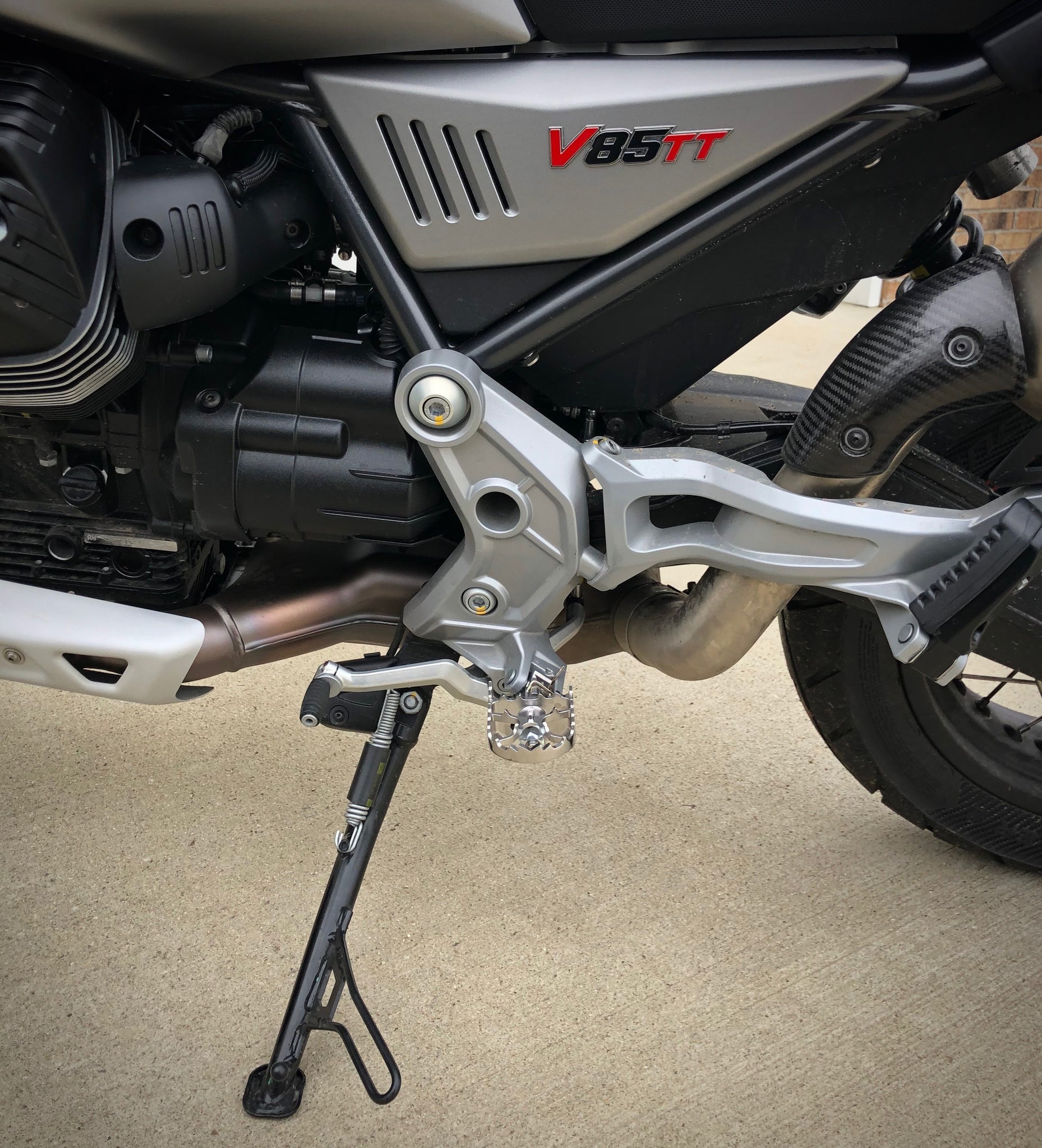 Moto Guzzi V85 TT Off Road Footpegs